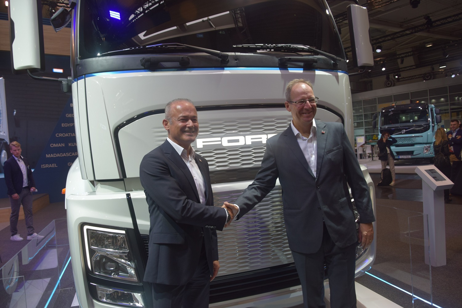 Ford Otosan %100 elektrikli kamyonunu Hannover’de tanıttı