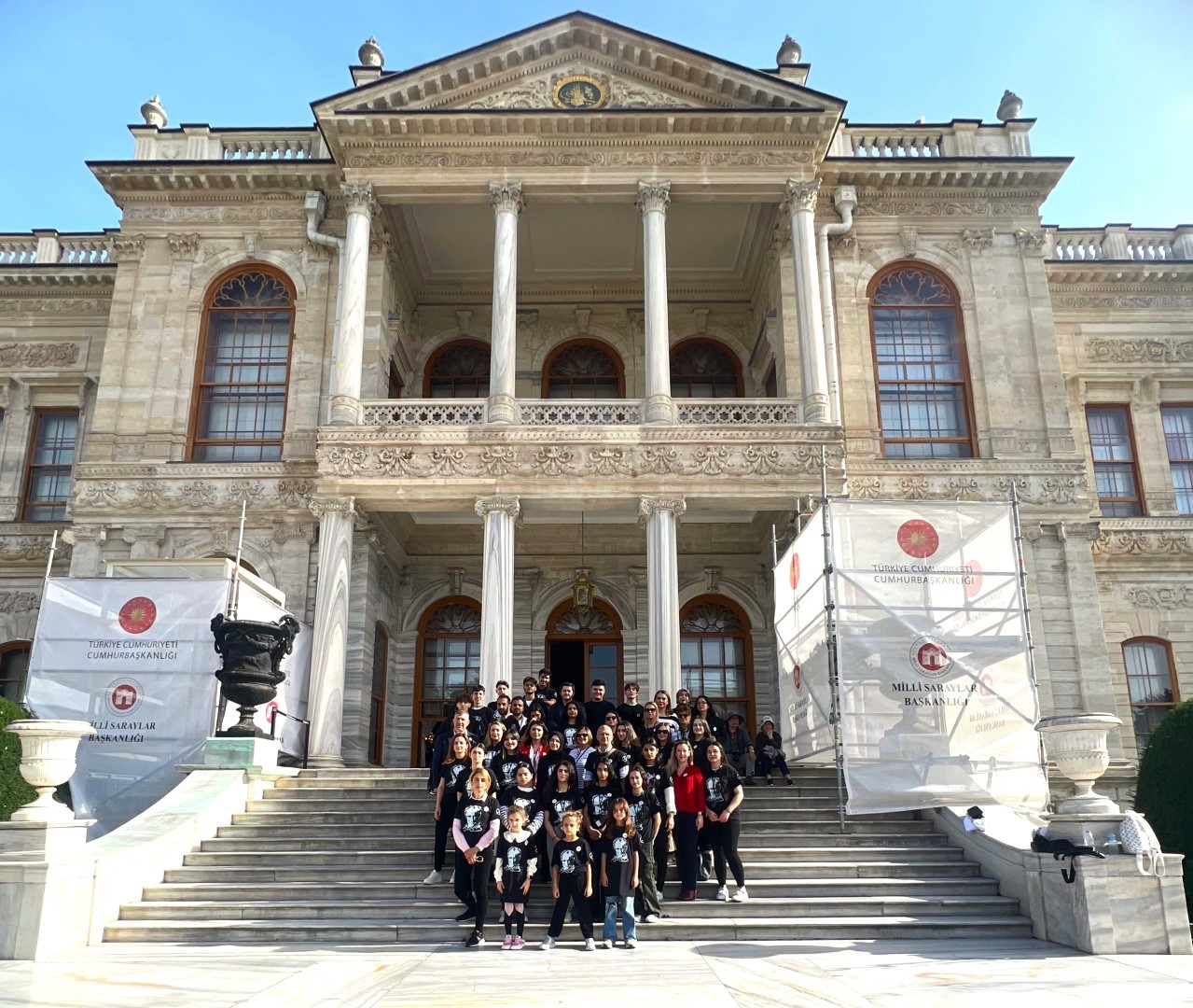 Mercedes-Benz Türk’ün öğrencilerinden Dolmabahçe Sarayı’na anlamlı ziyaret