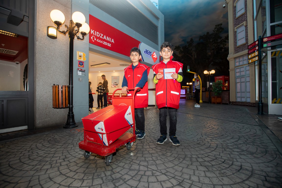 Minik Araslar 23 Nisan’ı Kidzania’da kutladı