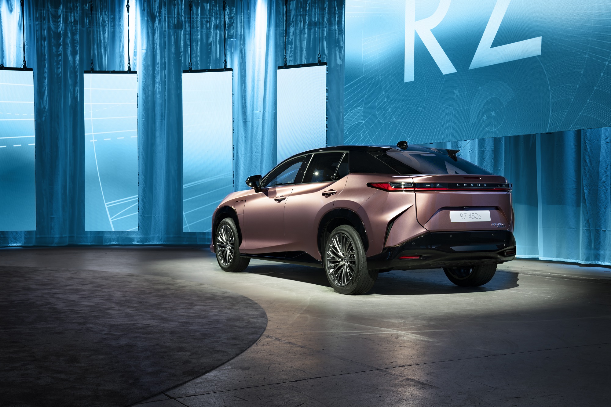 Lexus’un Yeni Elektriklisi: RZ 450e