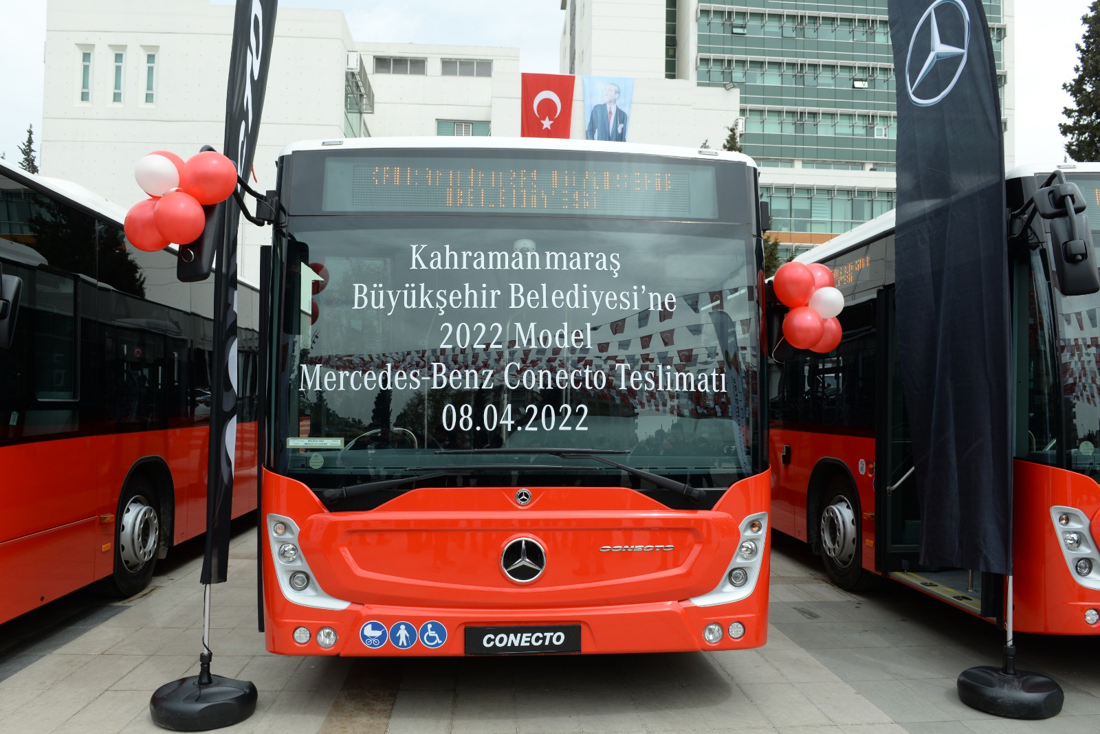 Mercedes-Benz Türk, teslimatlarına devam ediyor