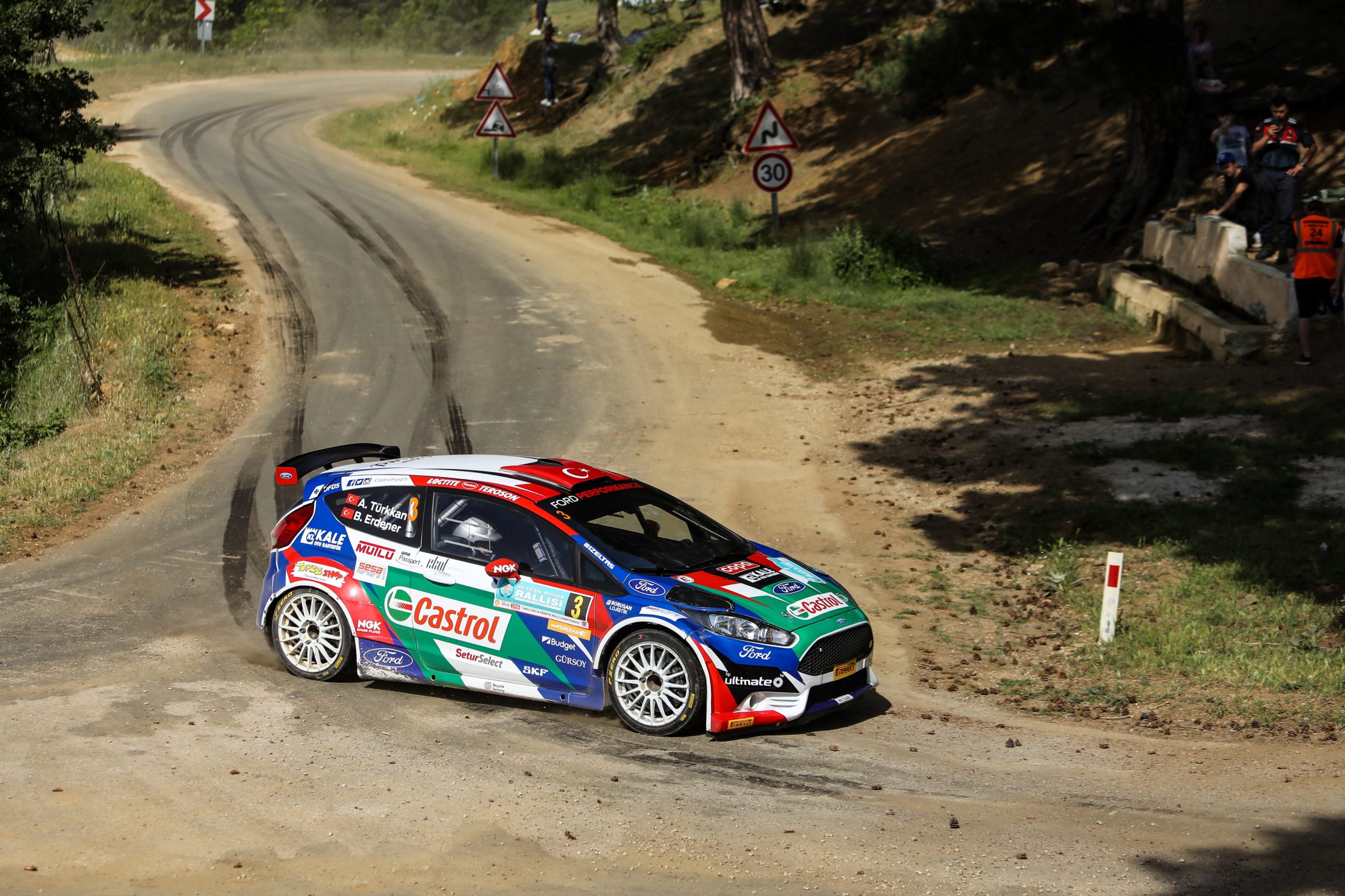 Castrol Ford Team Türkiye, Eskişehir Rallisi’nde genç pilotları ile başarı peşinde koşacak